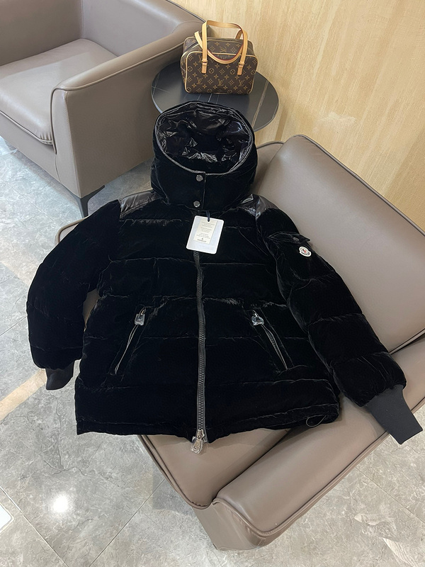 Moncler Down Jacket Wmns ID:20221026-86